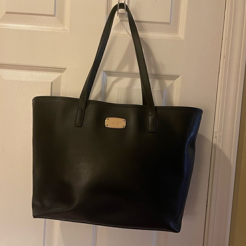 Michael Kors Jet Set Leather Black textured Travel tote bag gold tone H…